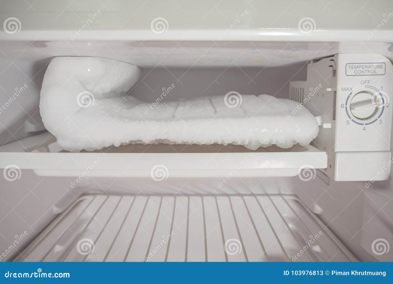 Замороженный холодильник